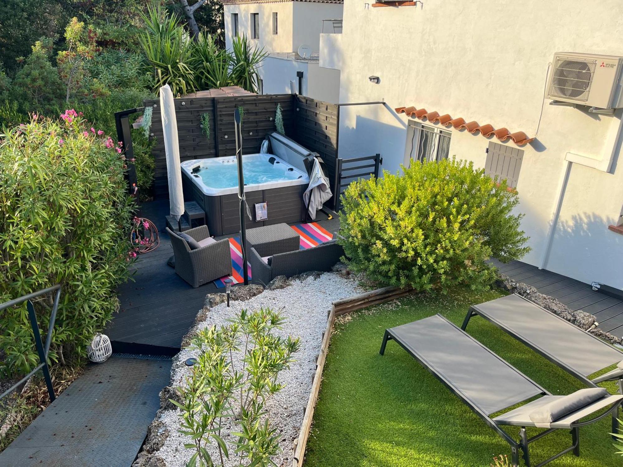 Villa Les Mimosas Spa-Jacuzzi Saint-Raphael  Exterior photo